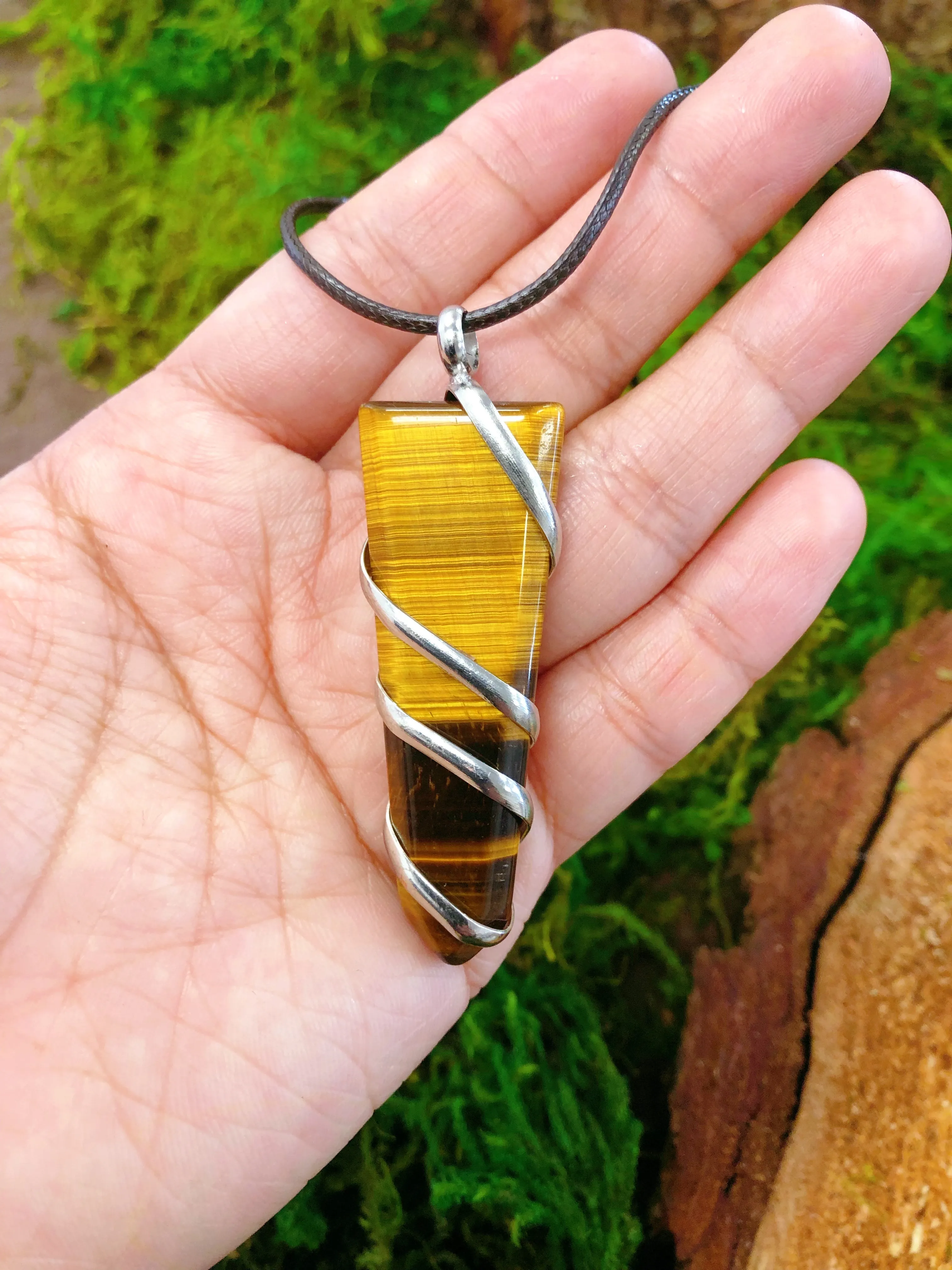 Gemstone point necklace