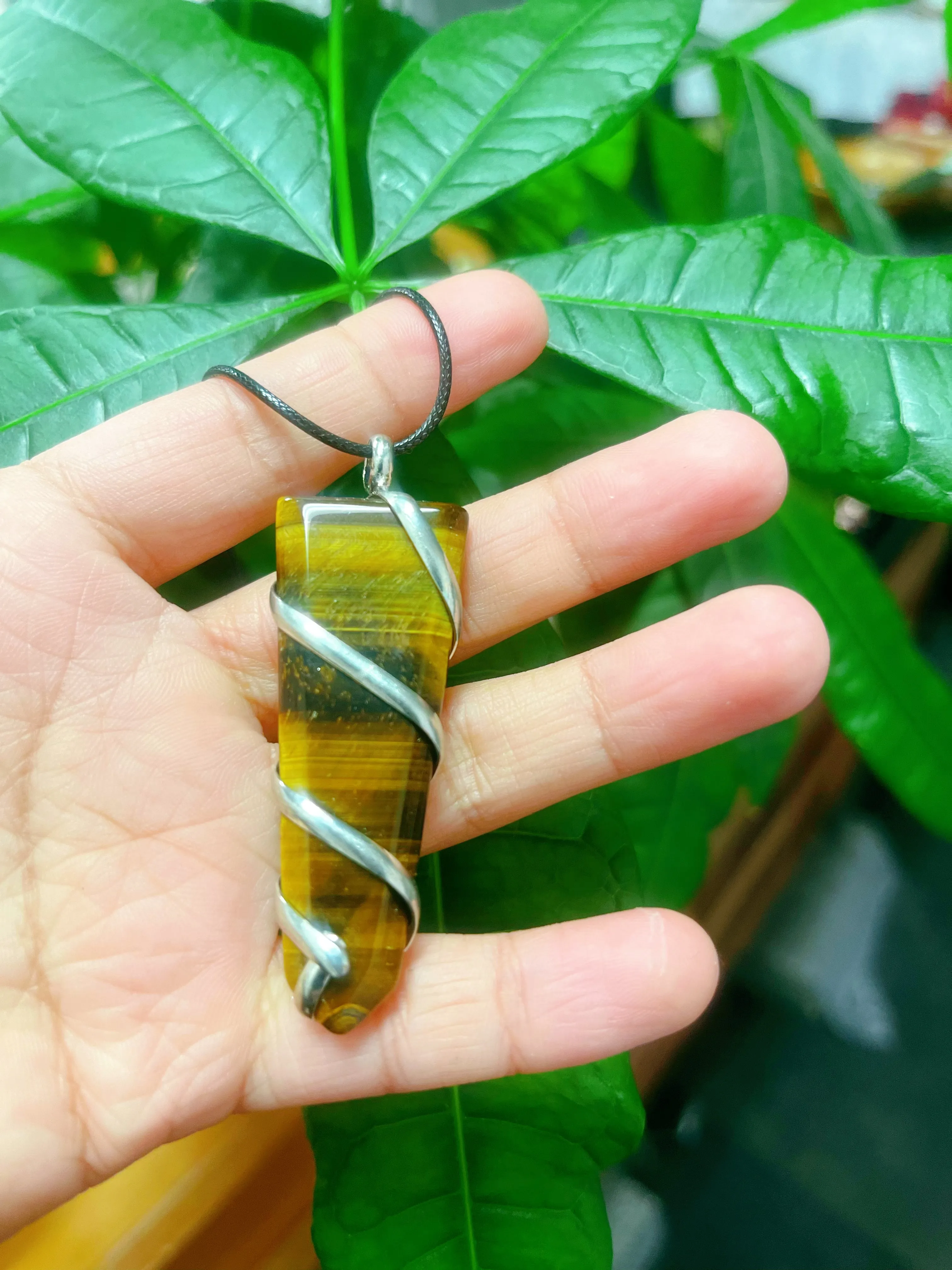 Gemstone point necklace