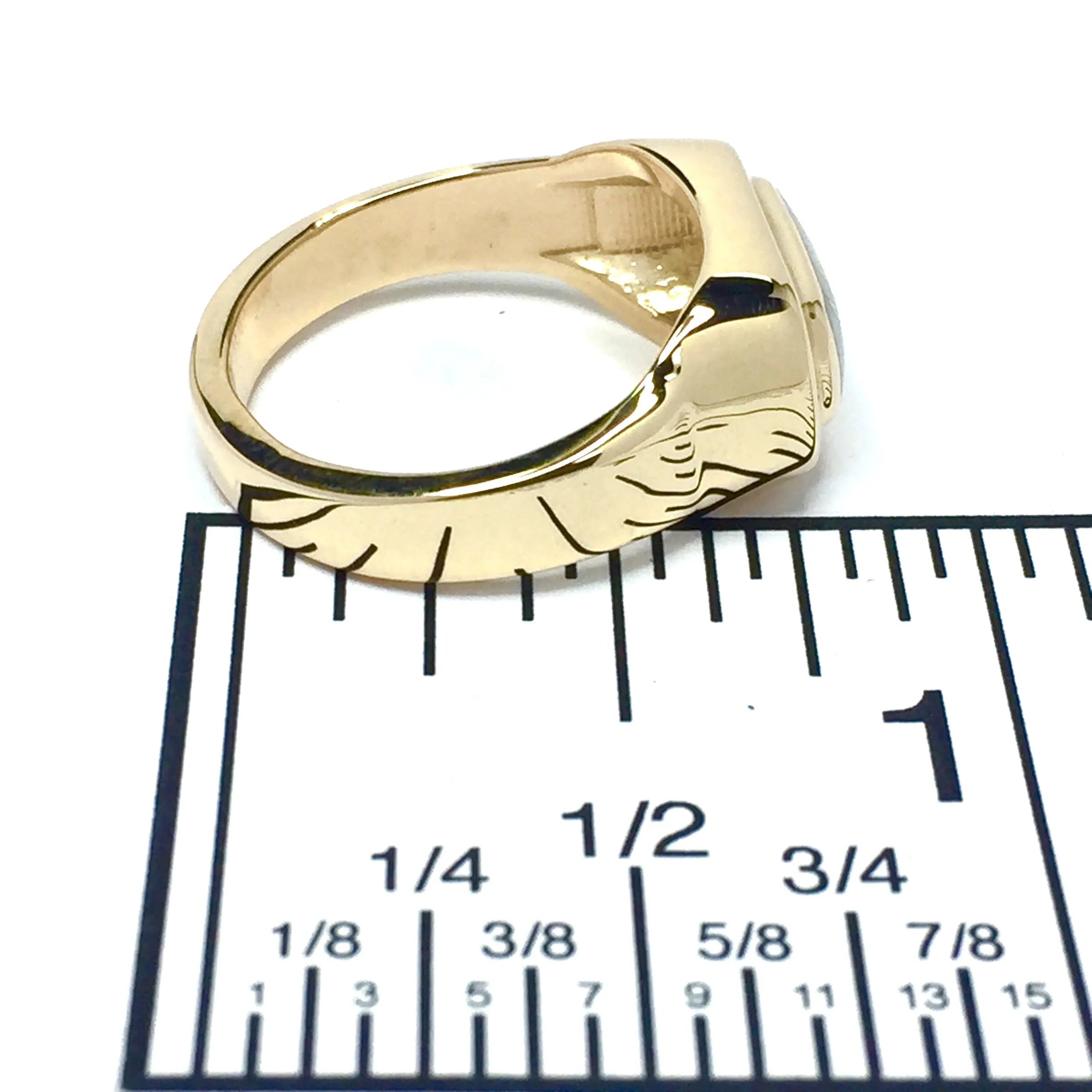 Gold Quartz Ring Oval Inlaid Design