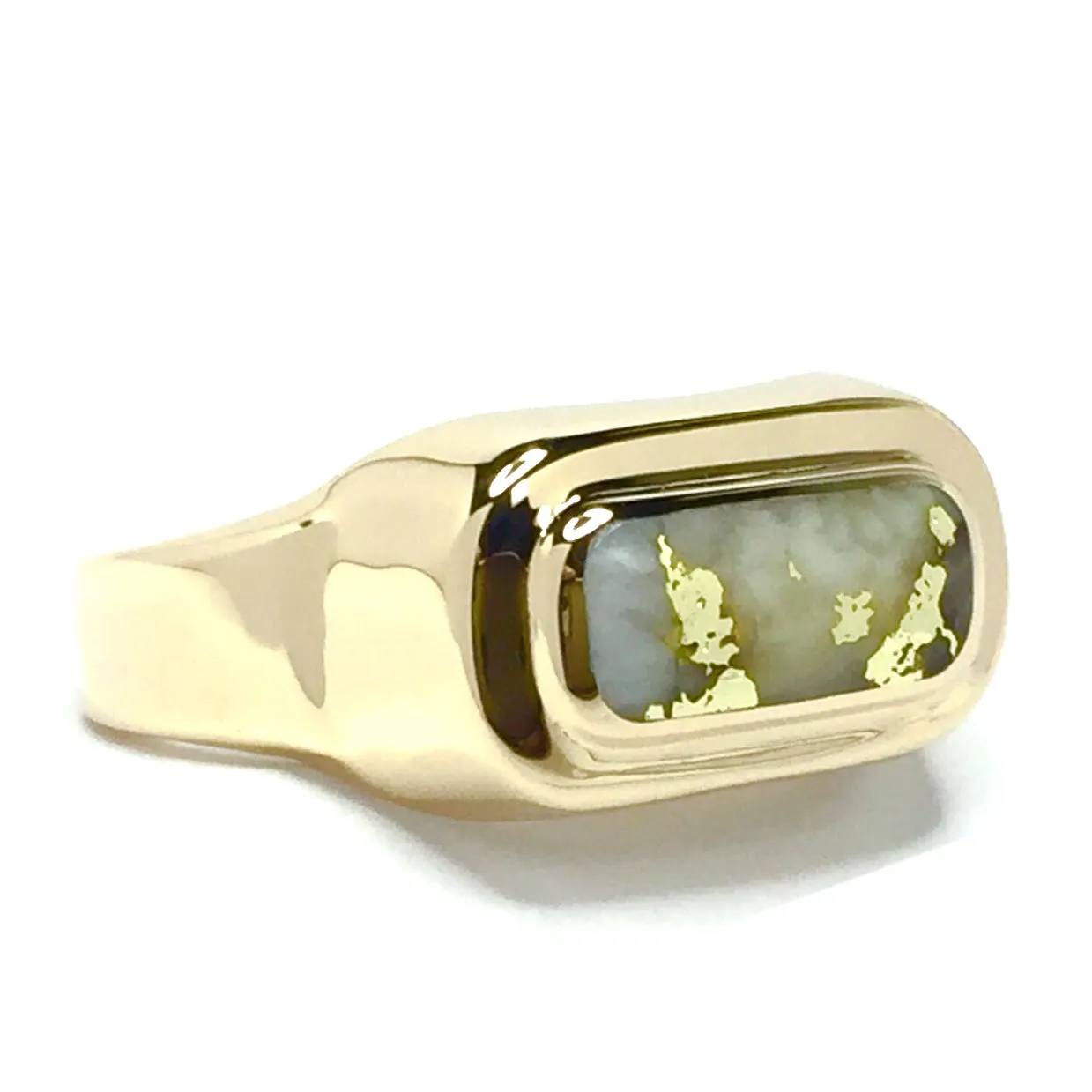 Gold Quartz Ring Oval Inlaid Design