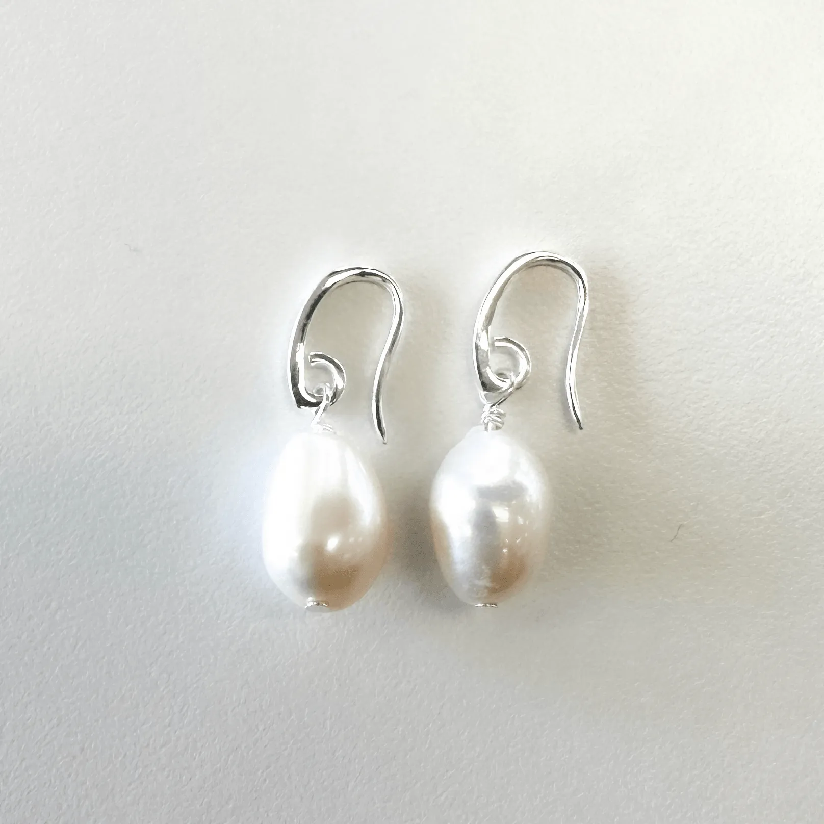Pearl Hook Earring | Silver