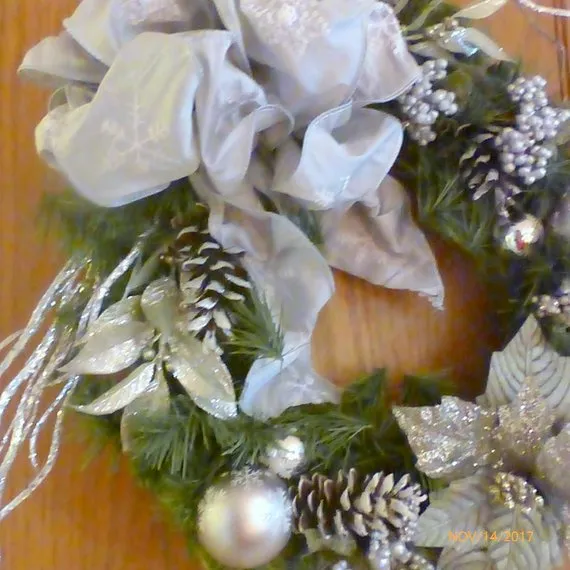 Platinum Christmas wreath, Poinsettia wreath