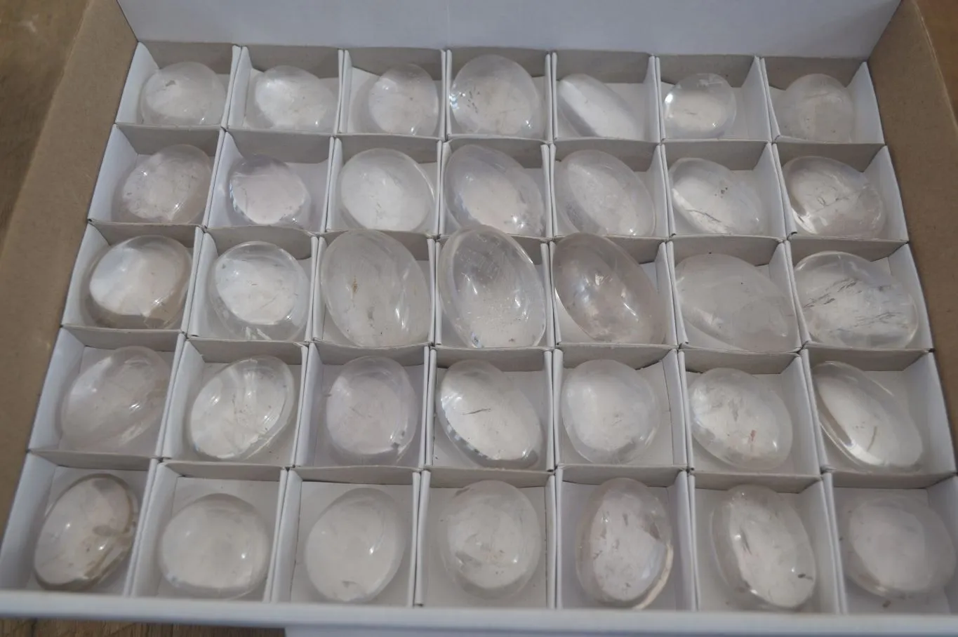 Polished Small Semi Optic Quartz Galet / Palm Stones x 35 From Madagascar