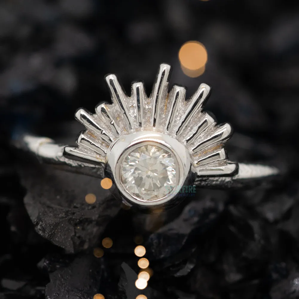 "Blaze" Continuous Ring in Gold with Gemstone