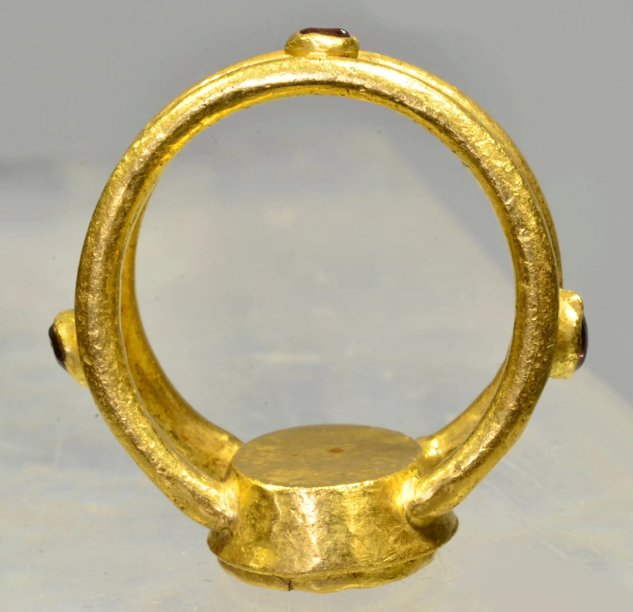 Superb Roman Gold Ring with Carnelian Stone Signet Intaglio