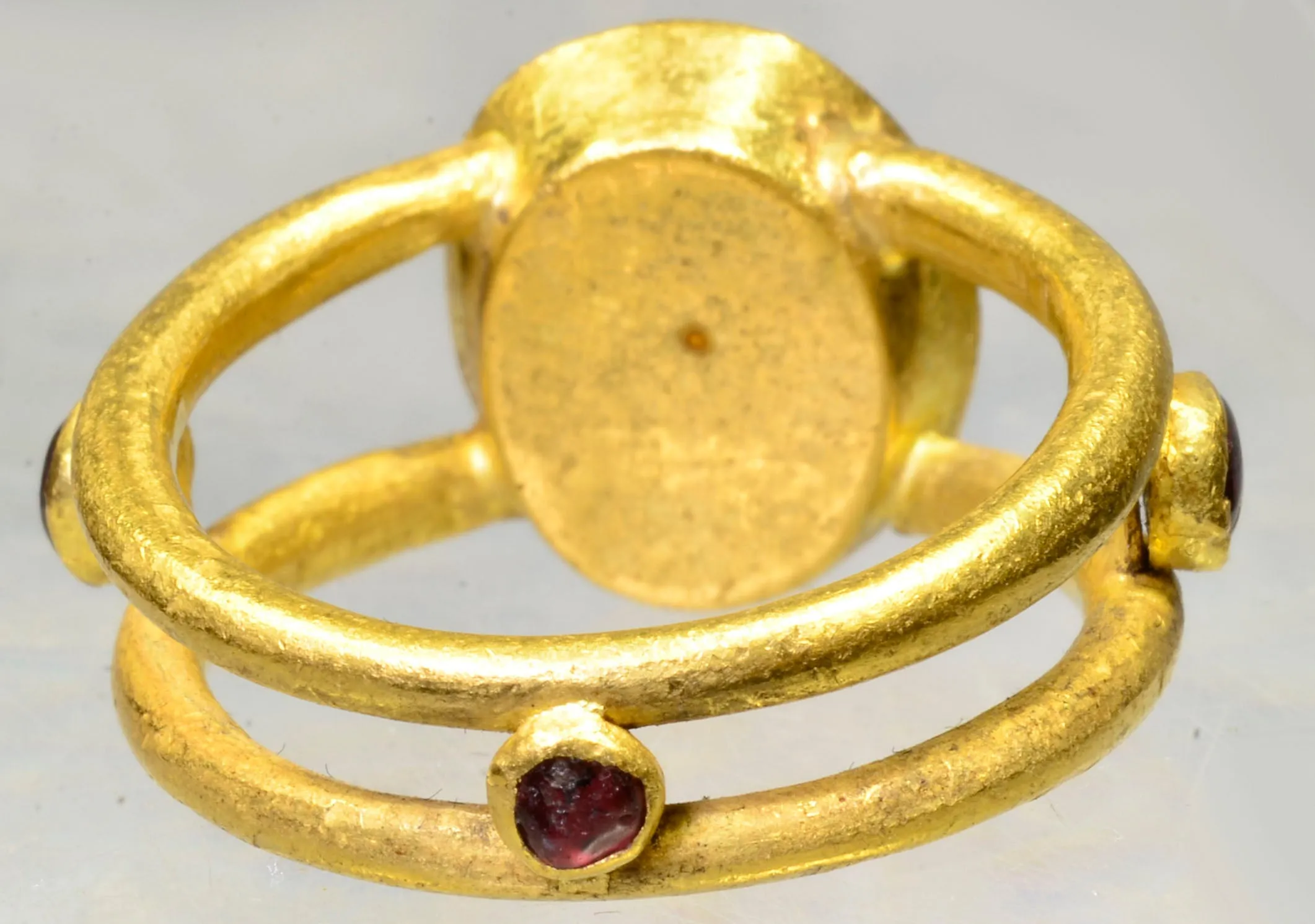 Superb Roman Gold Ring with Carnelian Stone Signet Intaglio