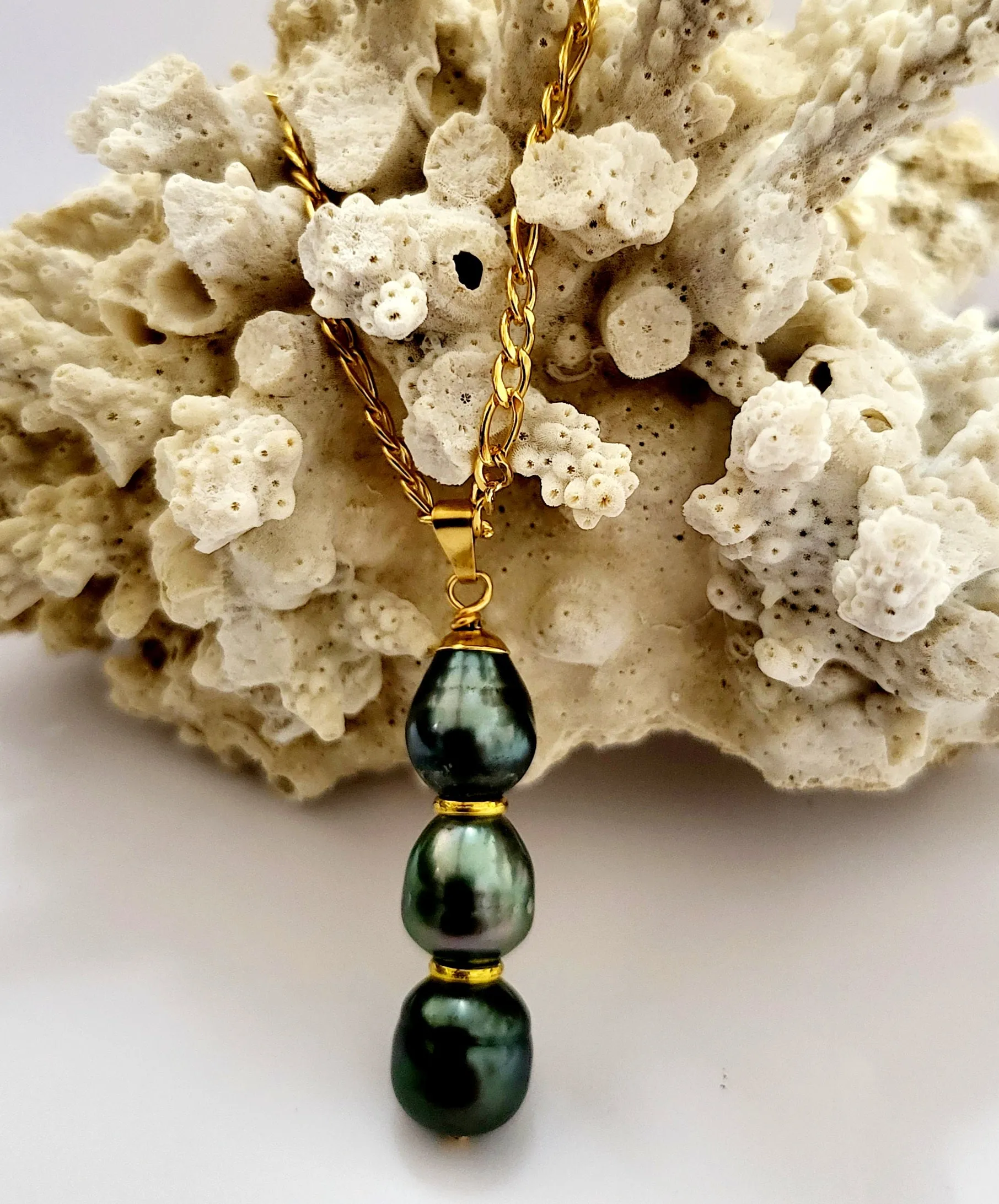 TESSA - 3 Natural Tahitian Pearls Set