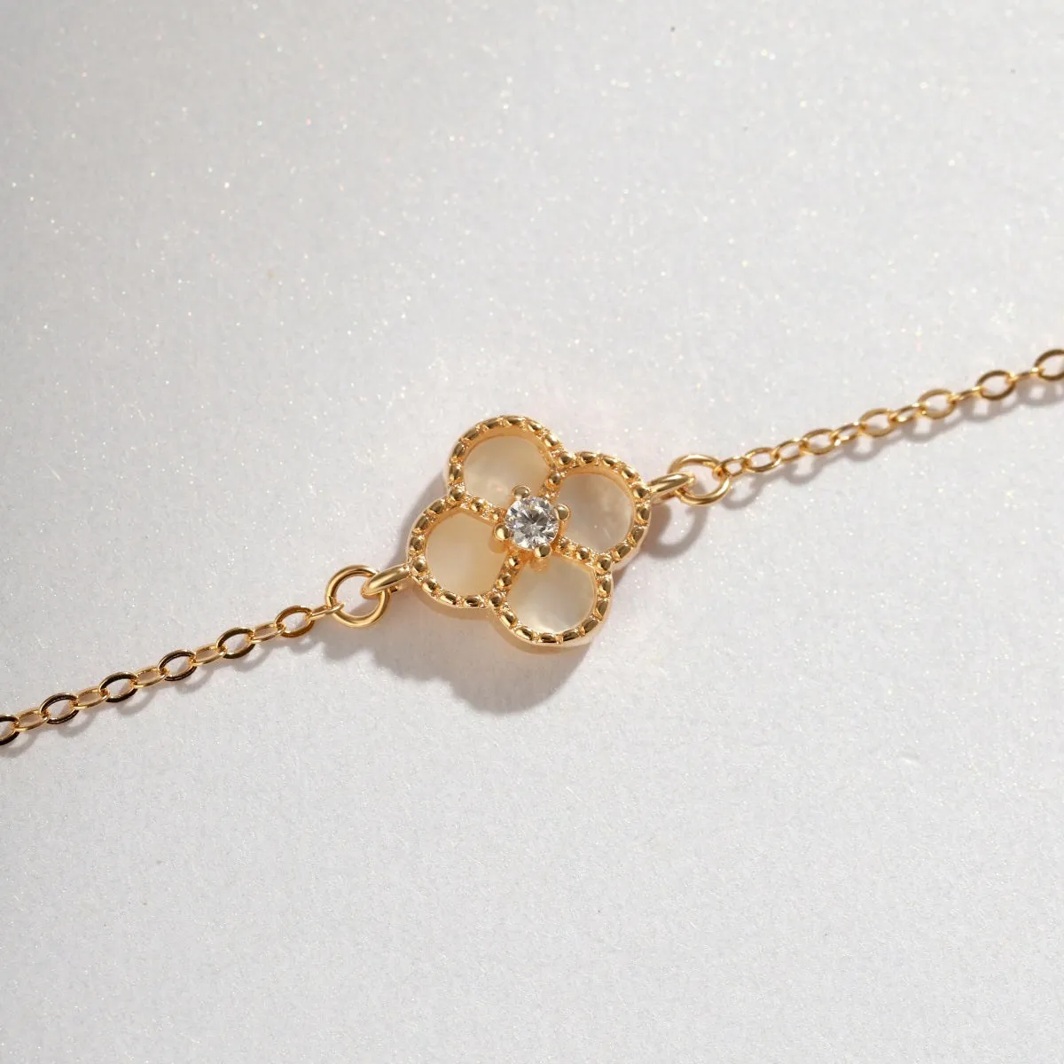 White Shell Clover Bracelet - Rose Gold