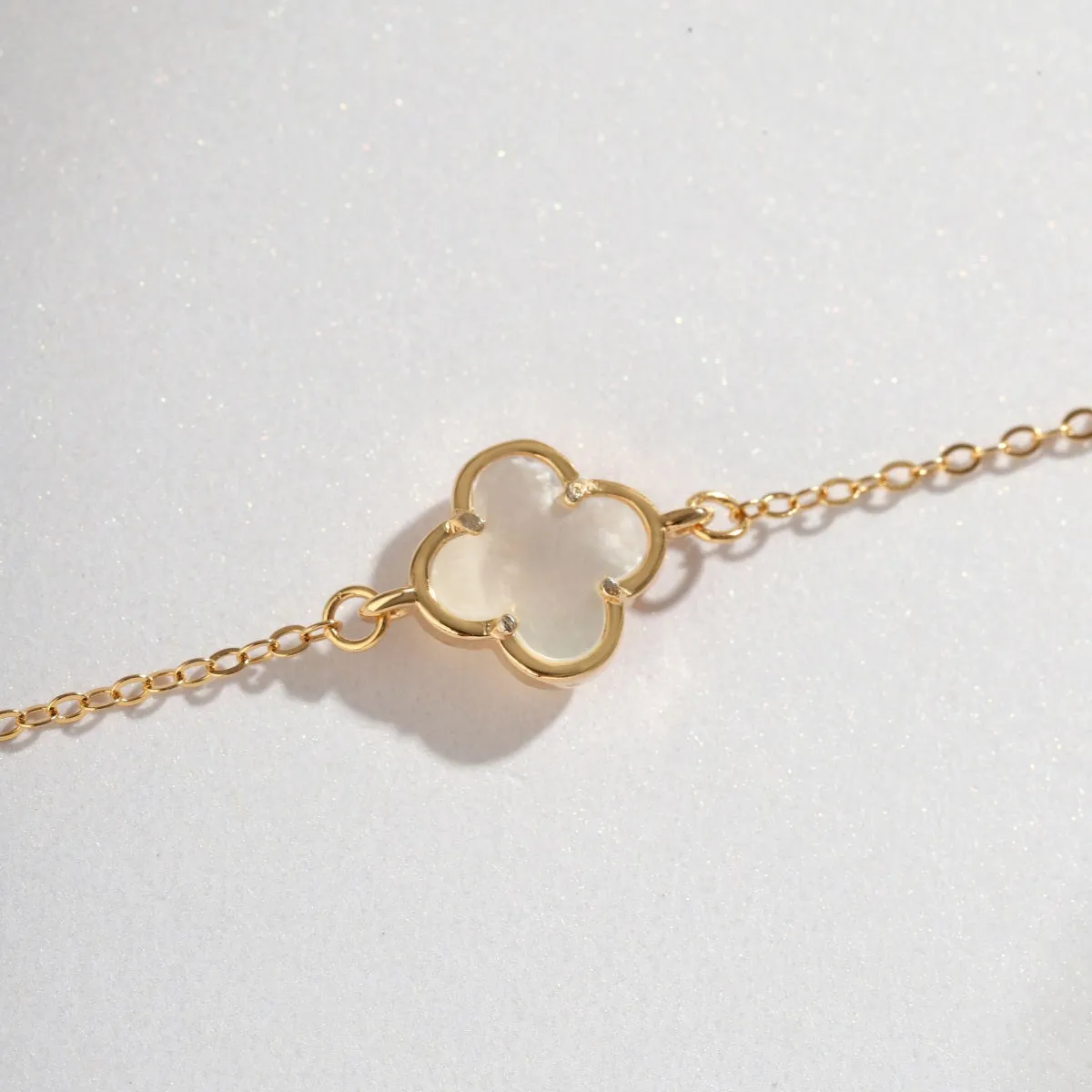 White Shell Clover Bracelet - Rose Gold